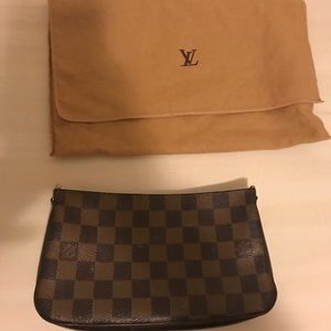 Louis Vuitton Clutch